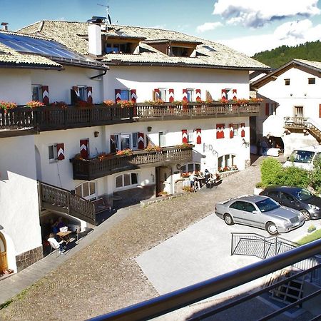 Hotel Zum Rossl Anterivo ภายนอก รูปภาพ